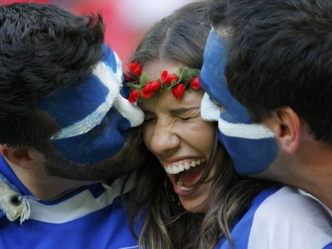 Brazil 2014: Smooching in World Cup